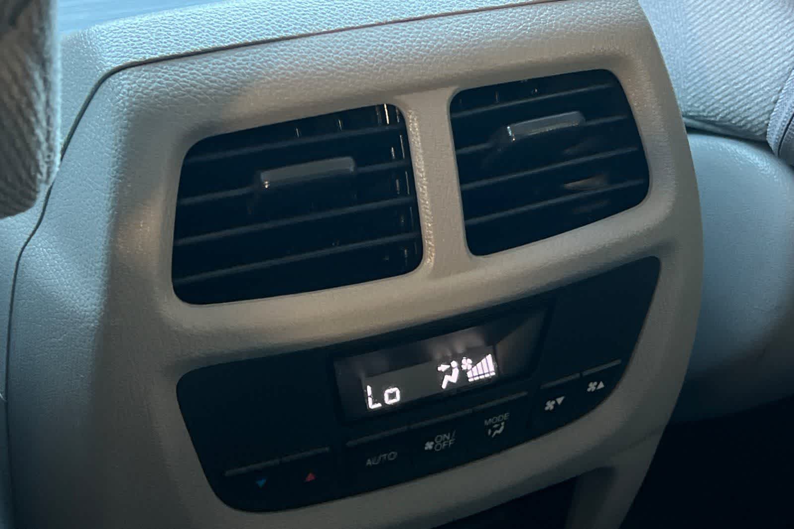 Thumbnail: 2016 Honda Pilot - 15