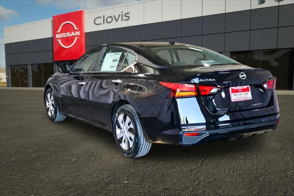 Thumbnail: 2025 Nissan Altima - 6