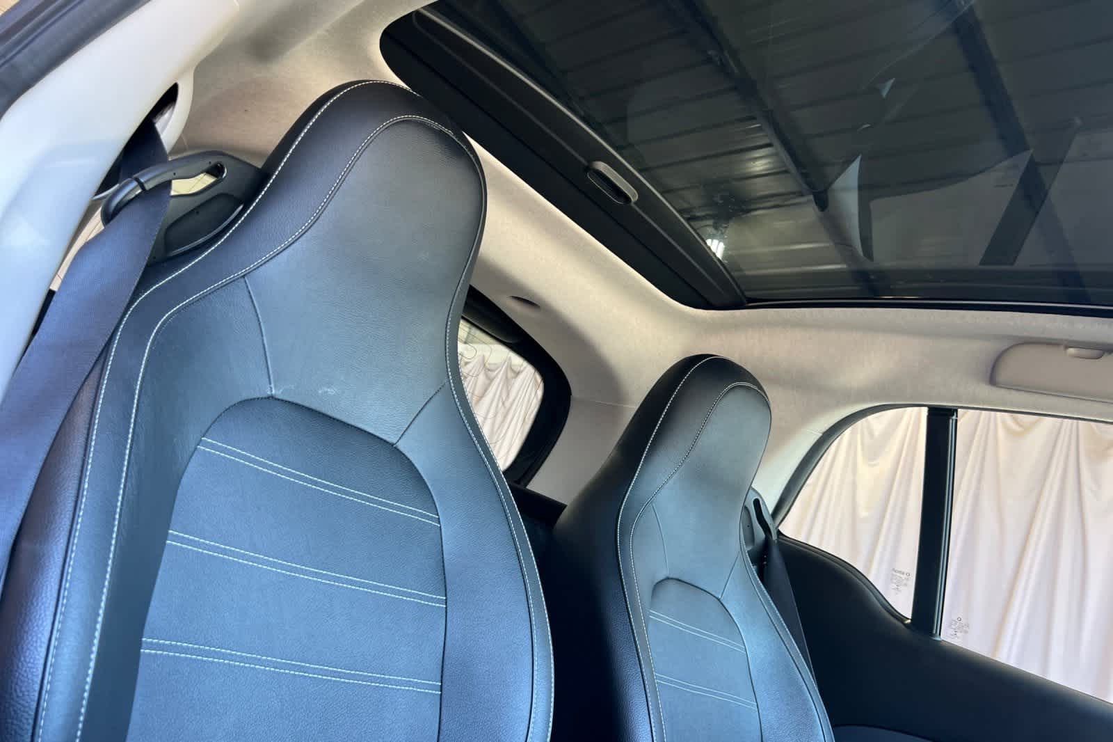 Thumbnail: 2018 smart fortwo - 19