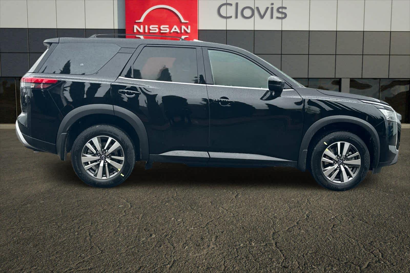 Thumbnail: 2025 Nissan Pathfinder - 9