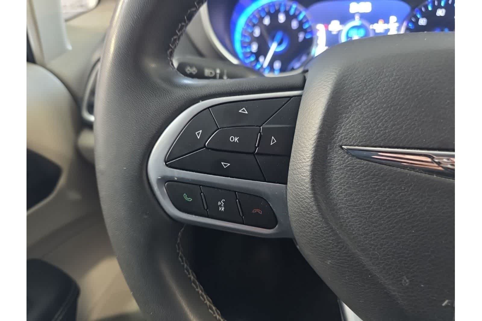 Thumbnail: 2023 Chrysler Pacifica - 26