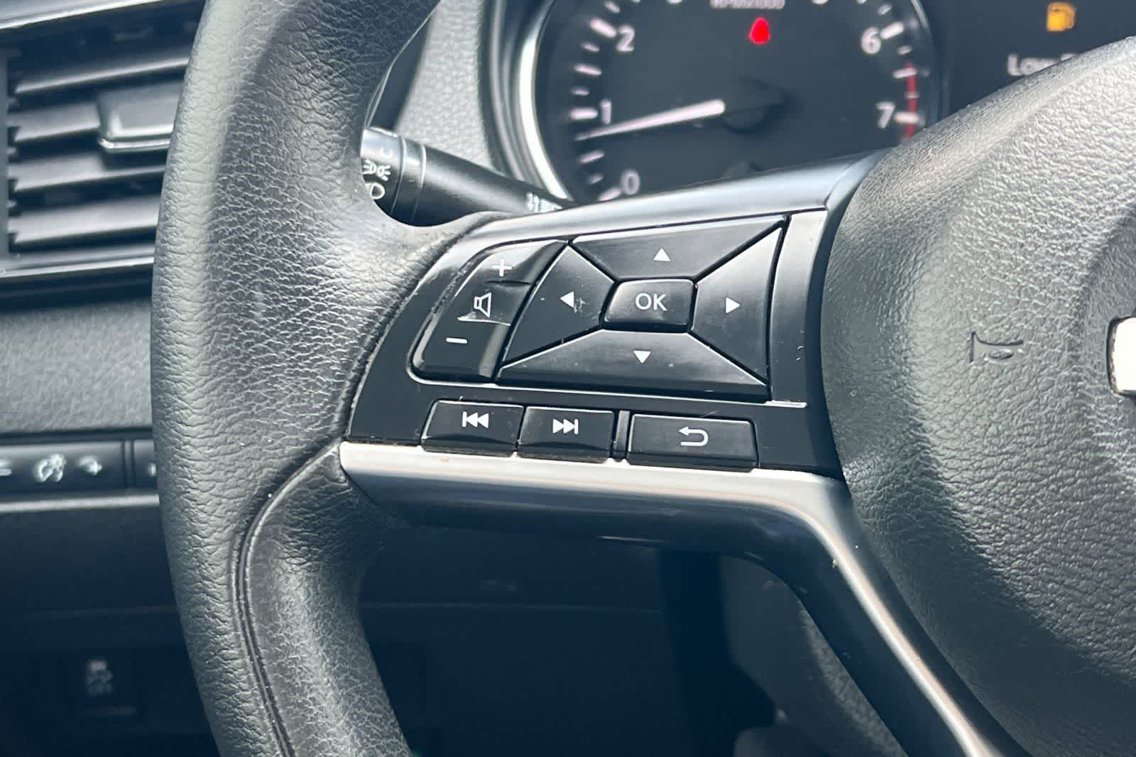 Thumbnail: 2017 Nissan Rogue - 28