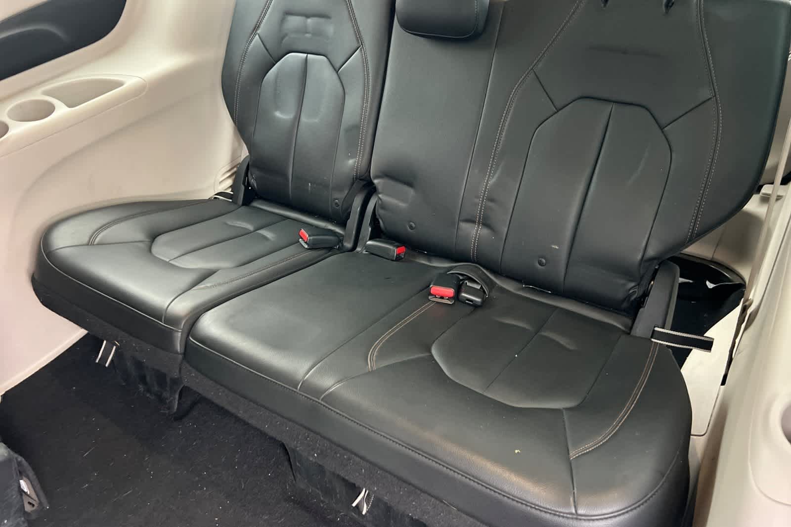 Thumbnail: 2017 Chrysler Pacifica - 18