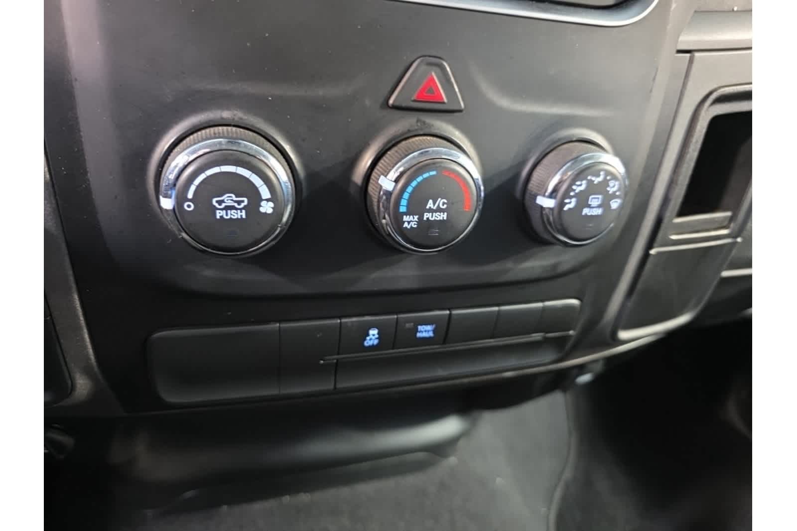 Thumbnail: 2022 RAM 1500 Classic - 25