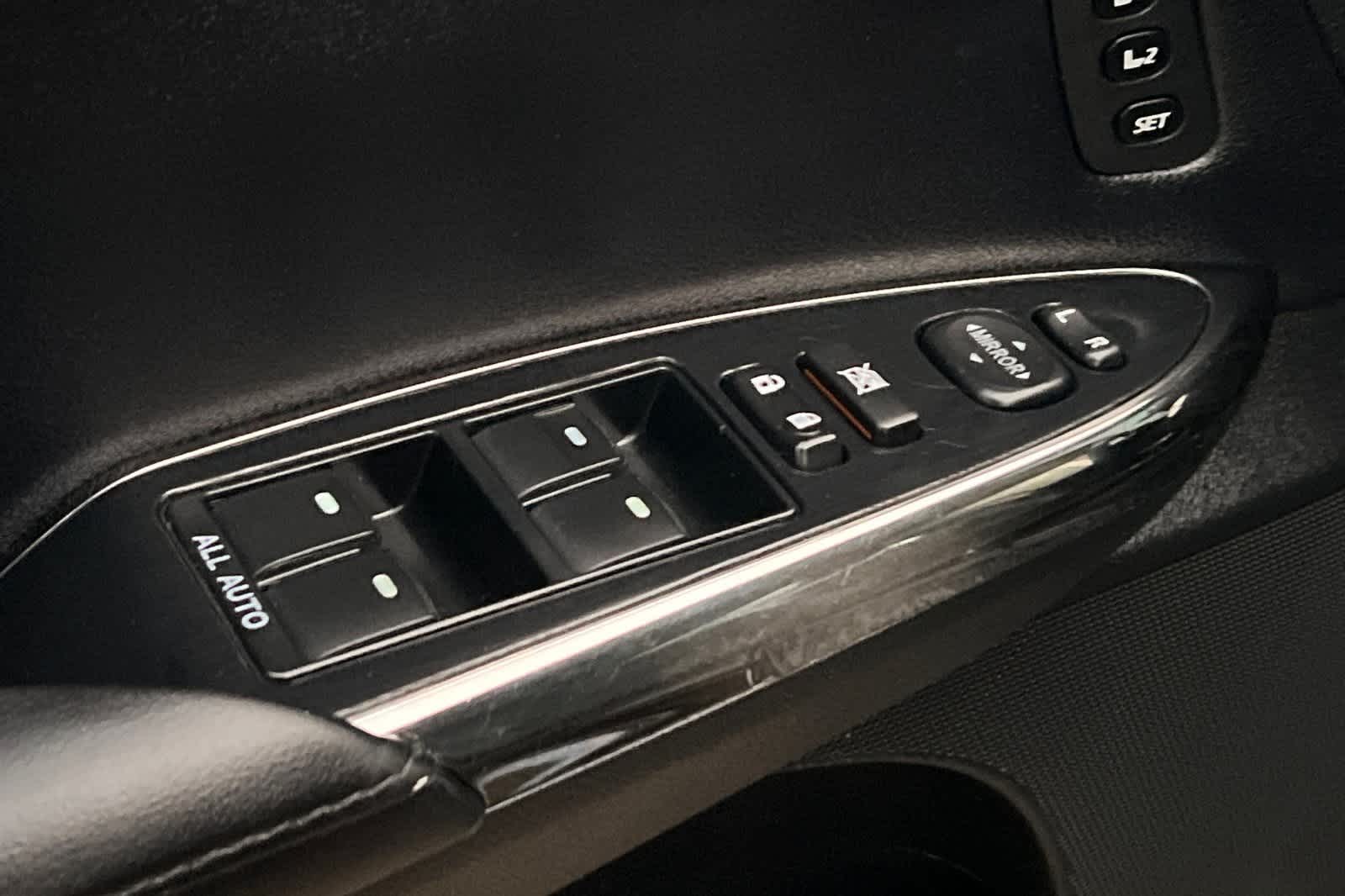 Thumbnail: 2016 Toyota Avalon - 14