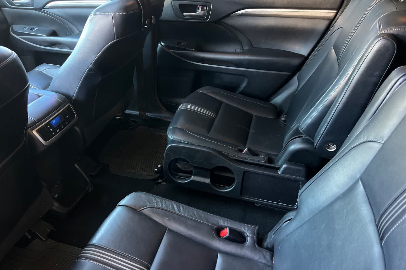Thumbnail: 2018 Toyota Highlander - 5