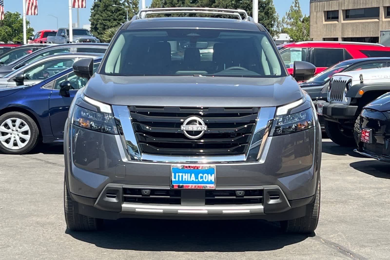 Thumbnail: 2025 Nissan Pathfinder - 9