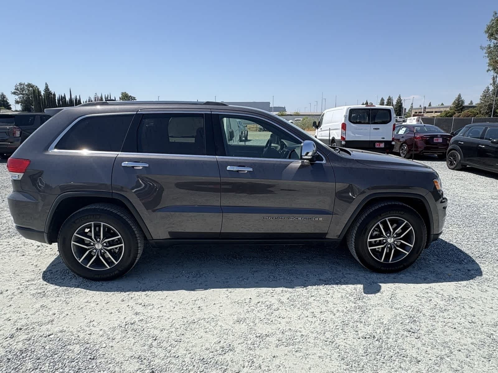 Thumbnail: 2018 Jeep Grand Cherokee - 9