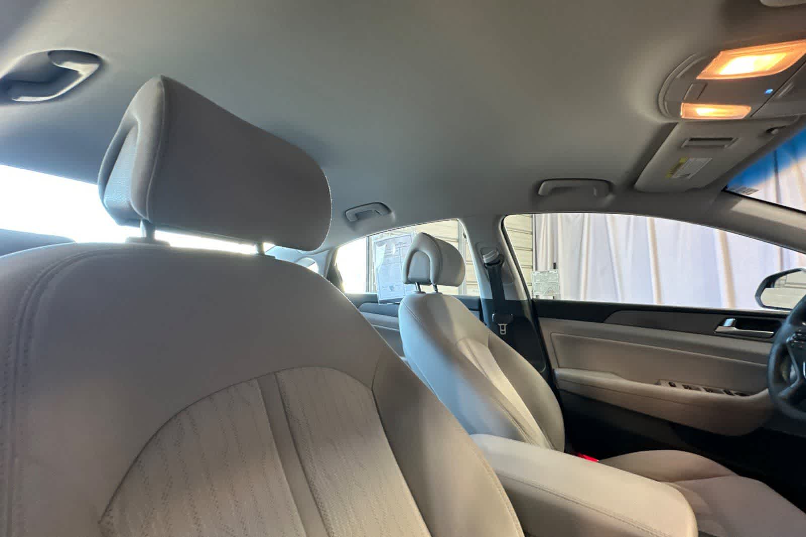 Thumbnail: 2017 Hyundai Sonata - 18