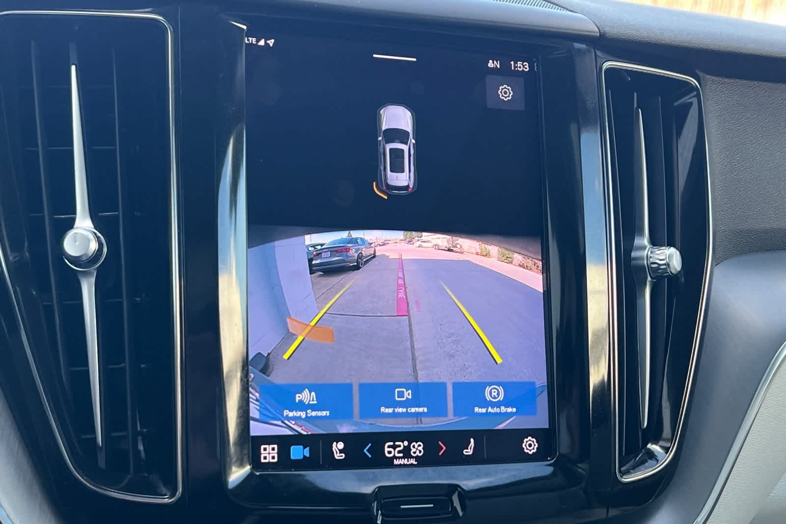 Thumbnail: 2023 Volvo XC60 - 23