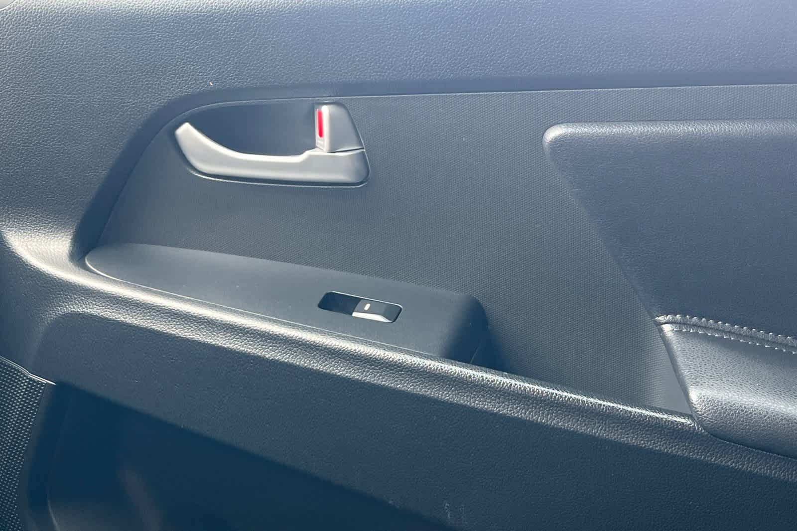 Thumbnail: 2013 Kia Sportage - 20