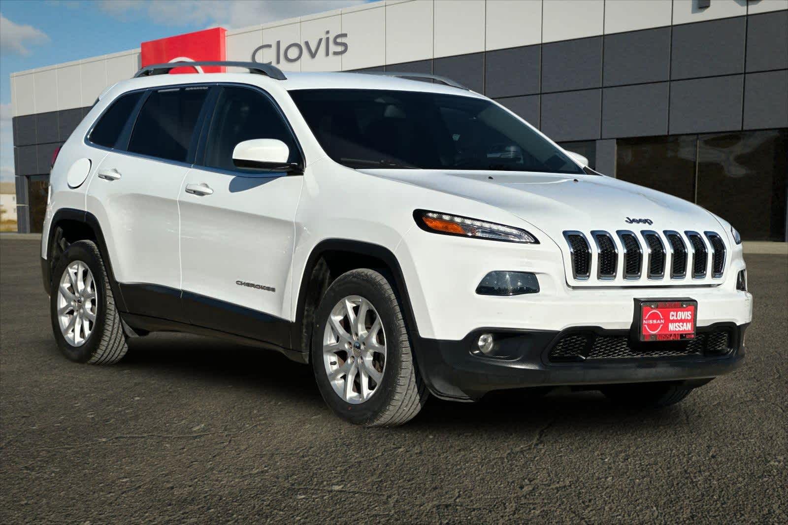 Thumbnail: 2017 Jeep Cherokee - 10