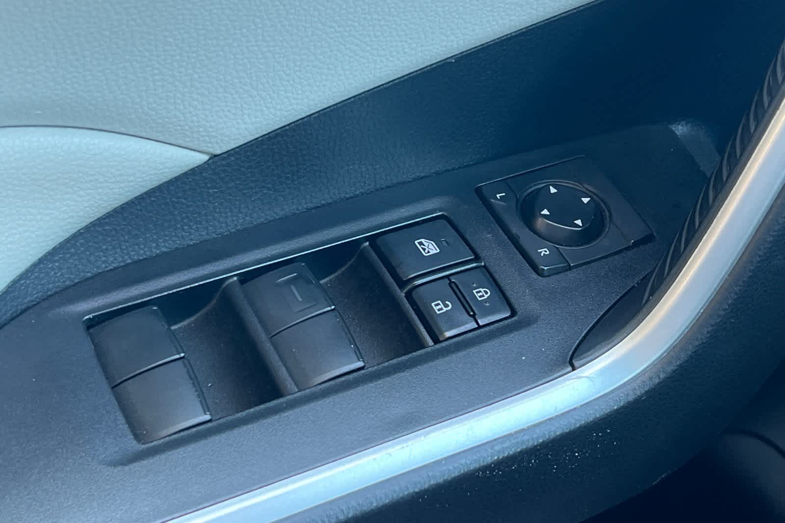 Thumbnail: 2021 Toyota RAV4 - 16