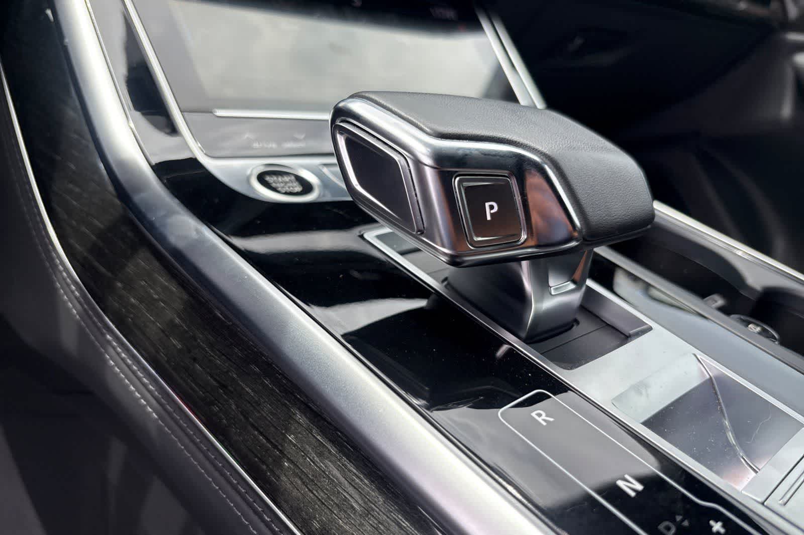 Thumbnail: 2023 Audi Q8 - 22