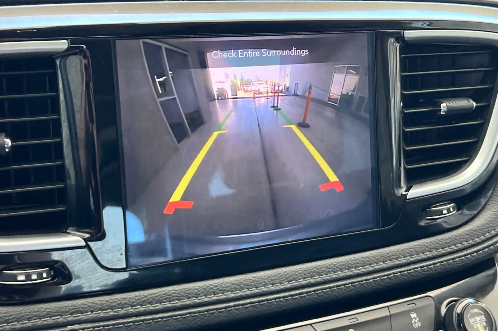 Thumbnail: 2020 Chrysler Pacifica - 25