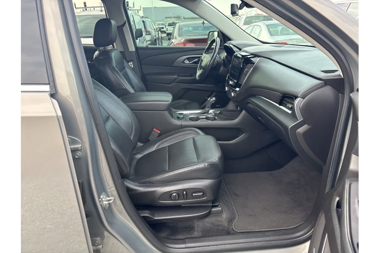 Thumbnail: 2019 Chevrolet Traverse - 14