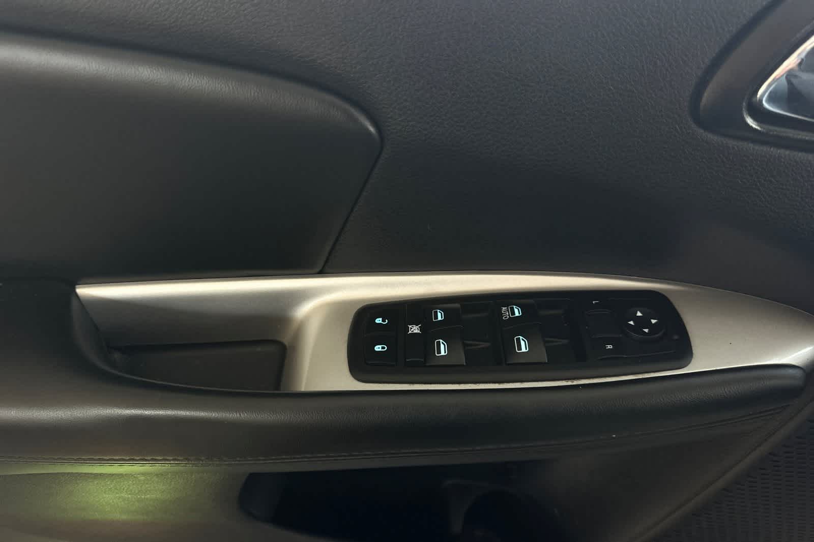 Thumbnail: 2015 Dodge Journey - 15