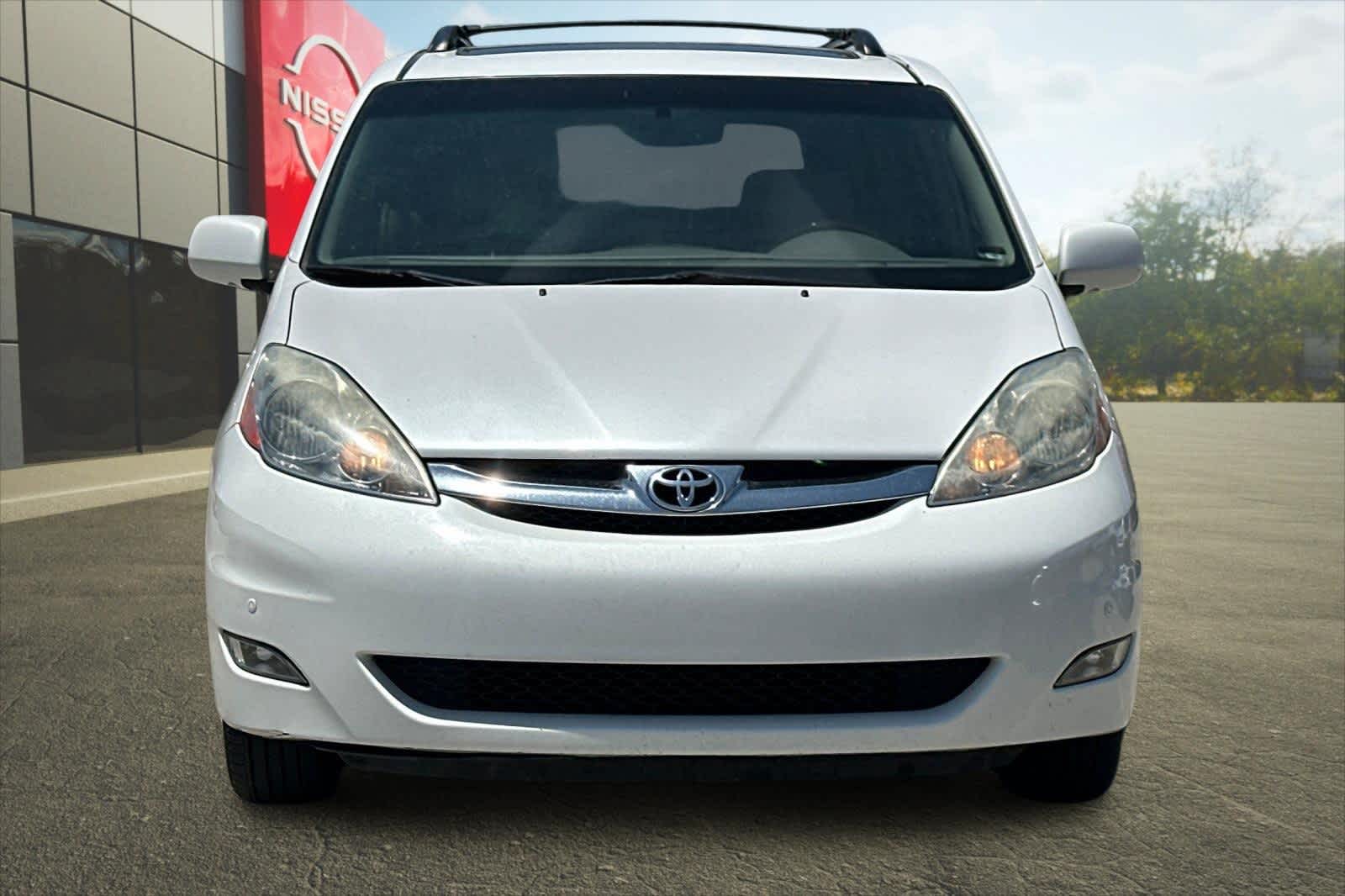 Thumbnail: 2007 Toyota Sienna - 11