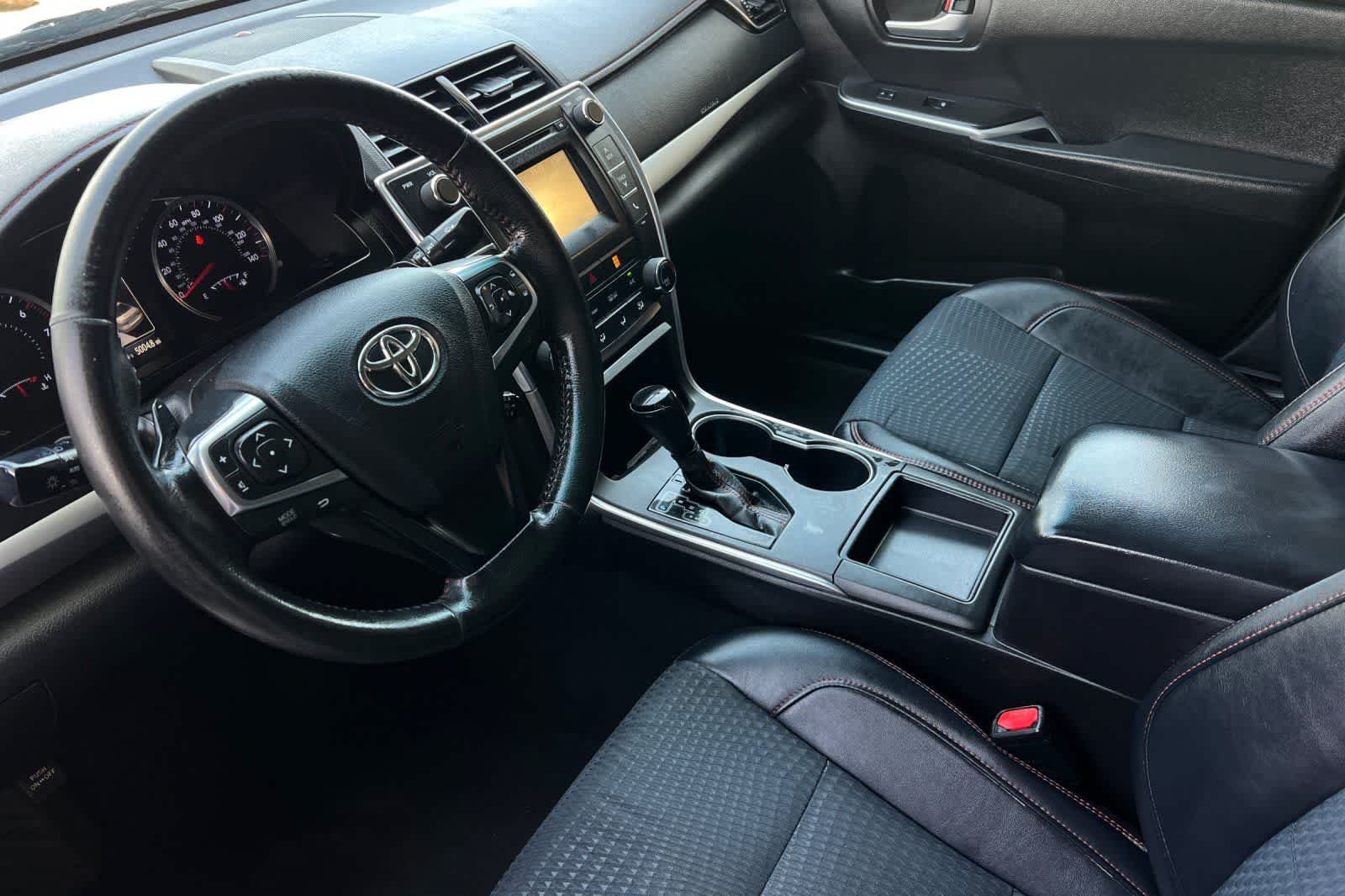 Thumbnail: 2015 Toyota Camry - 12