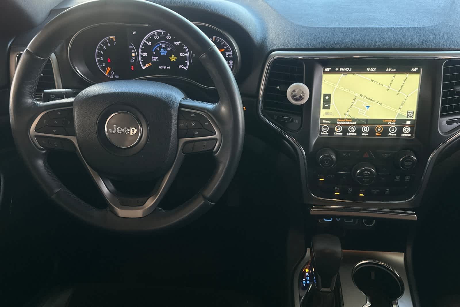 Thumbnail: 2018 Jeep Grand Cherokee - 17