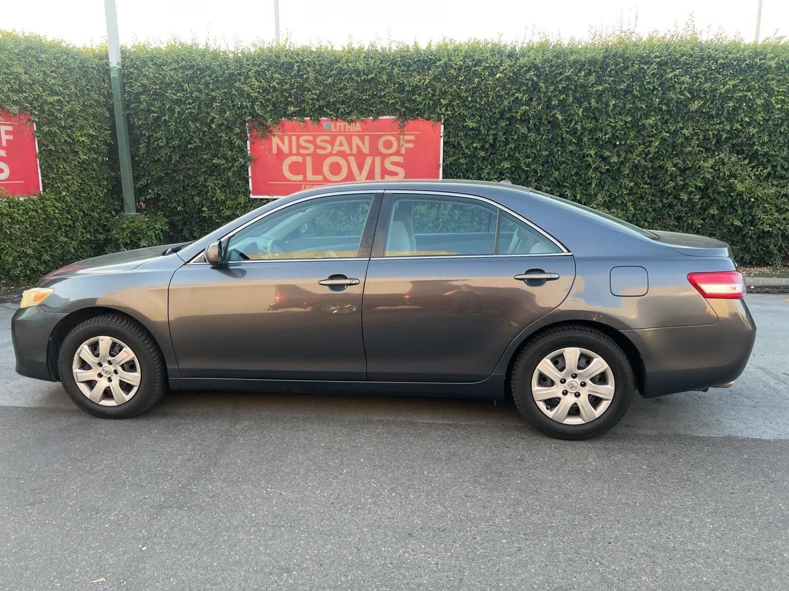 2010 Toyota Camry LE 14