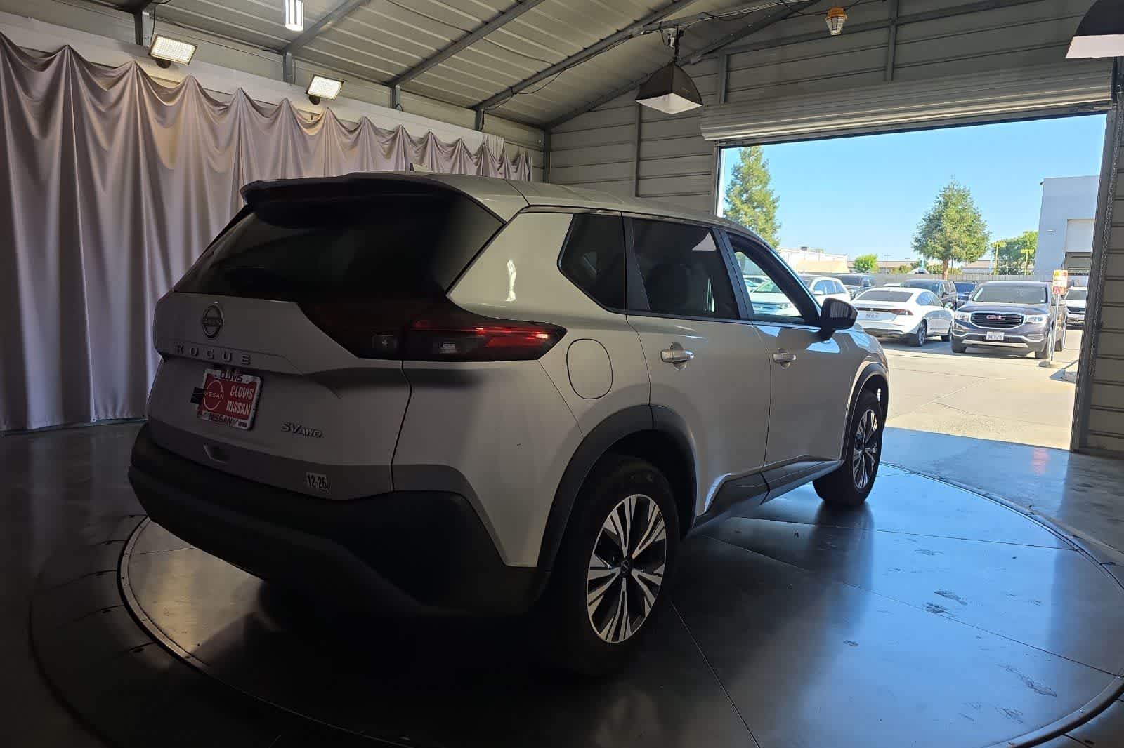 Thumbnail: 2023 Nissan Rogue - 3
