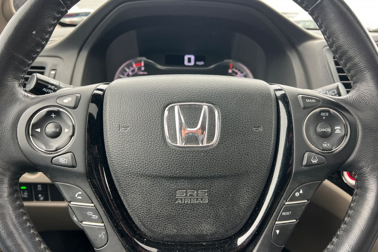 Thumbnail: 2017 Honda Pilot - 28