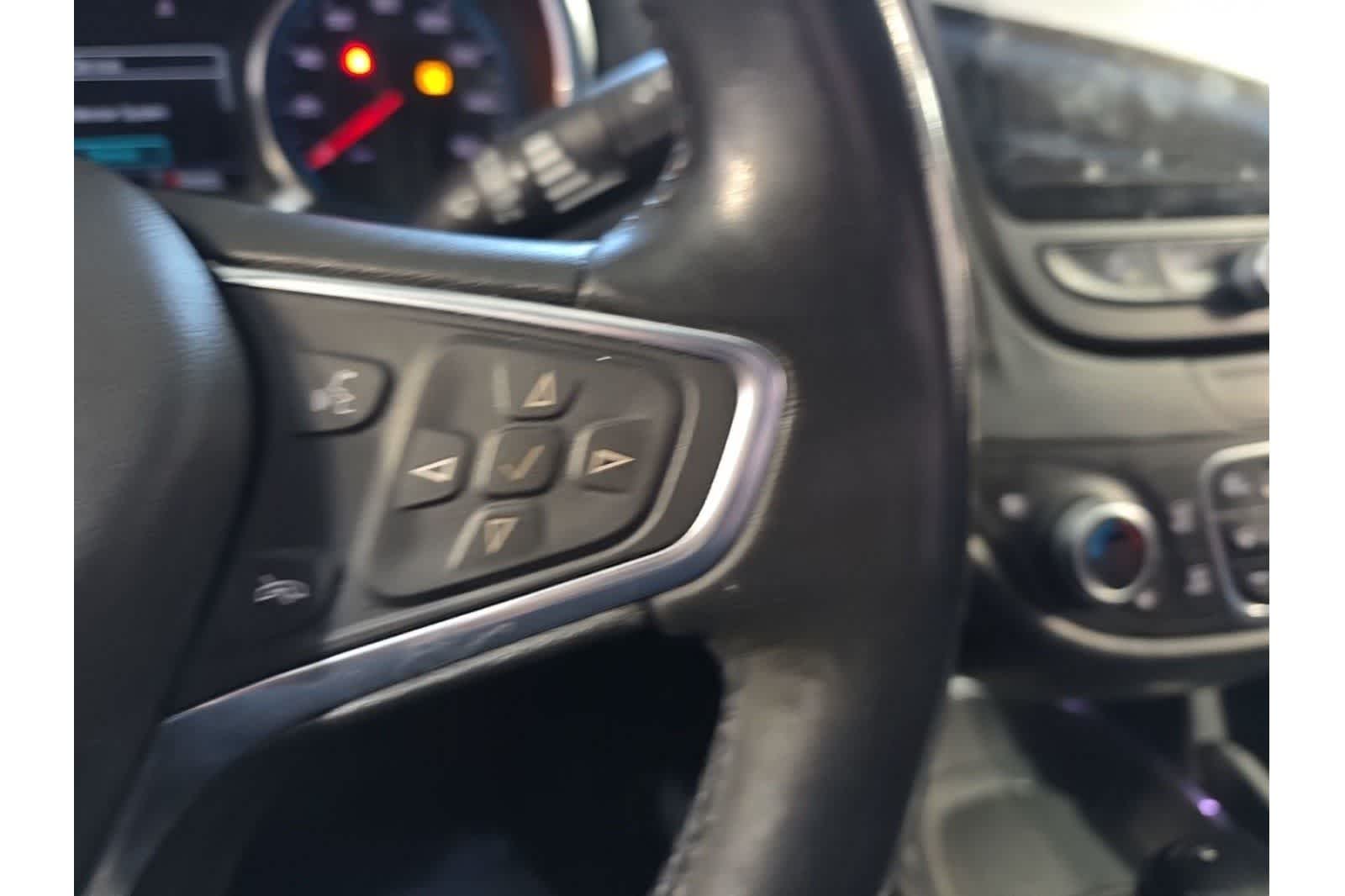 Thumbnail: 2017 Chevrolet Malibu - 27