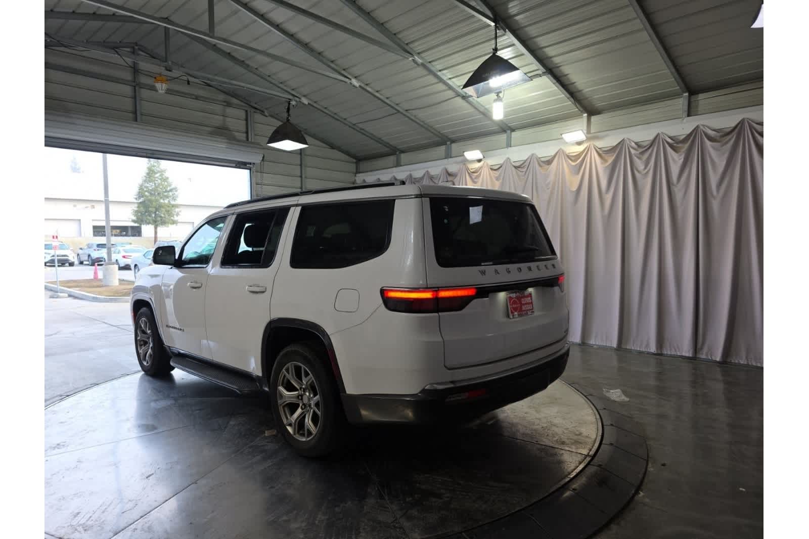 Thumbnail: 2022 Jeep Wagoneer - 8