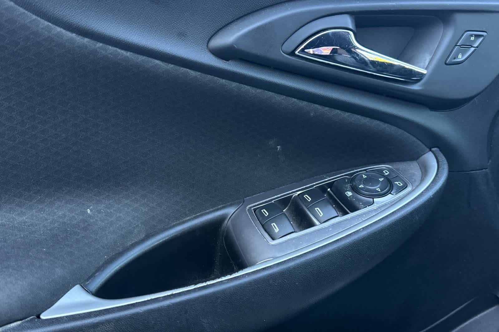 Thumbnail: 2017 Chevrolet Malibu - 15