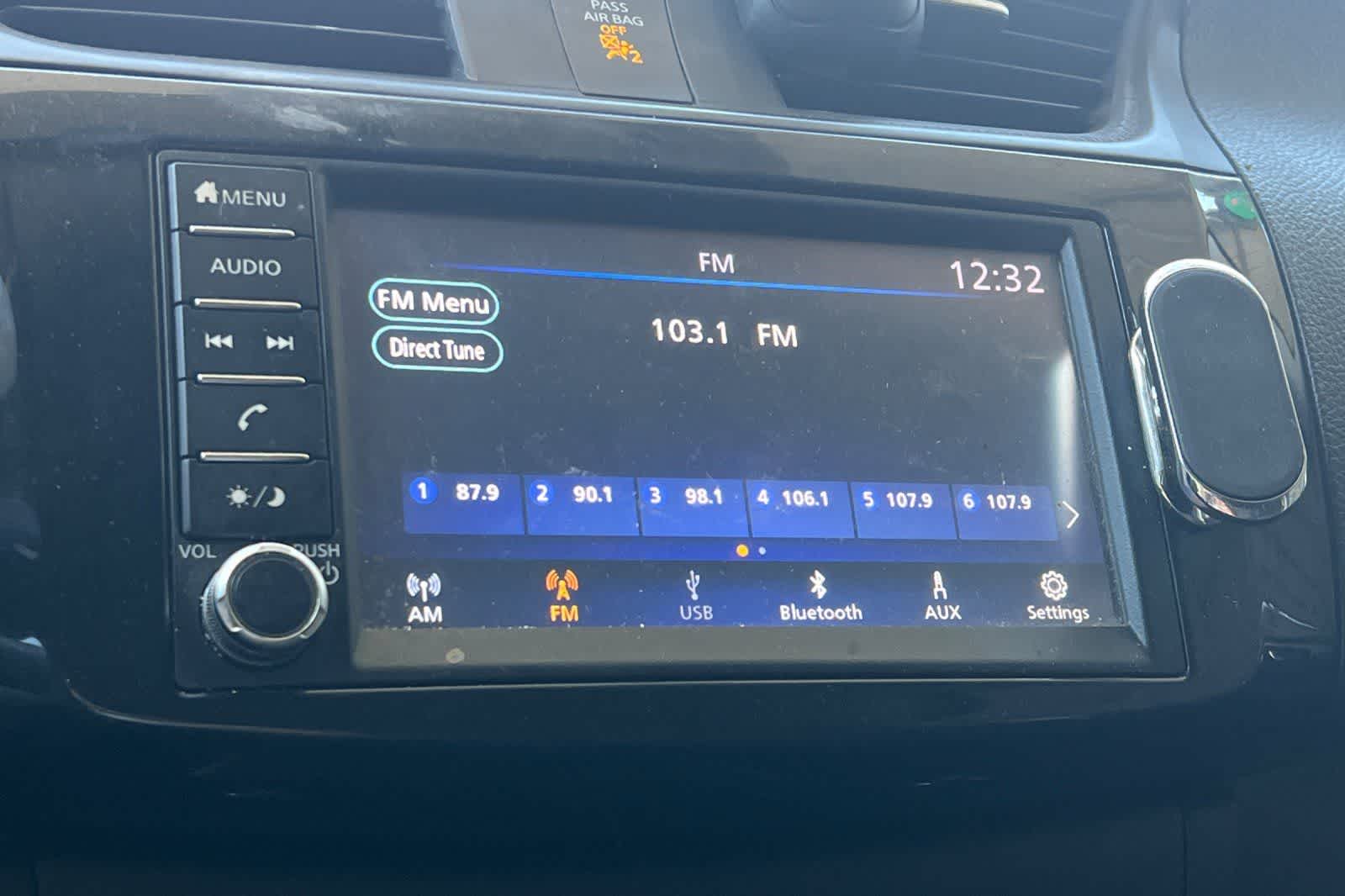 Thumbnail: 2019 Nissan Sentra - 19