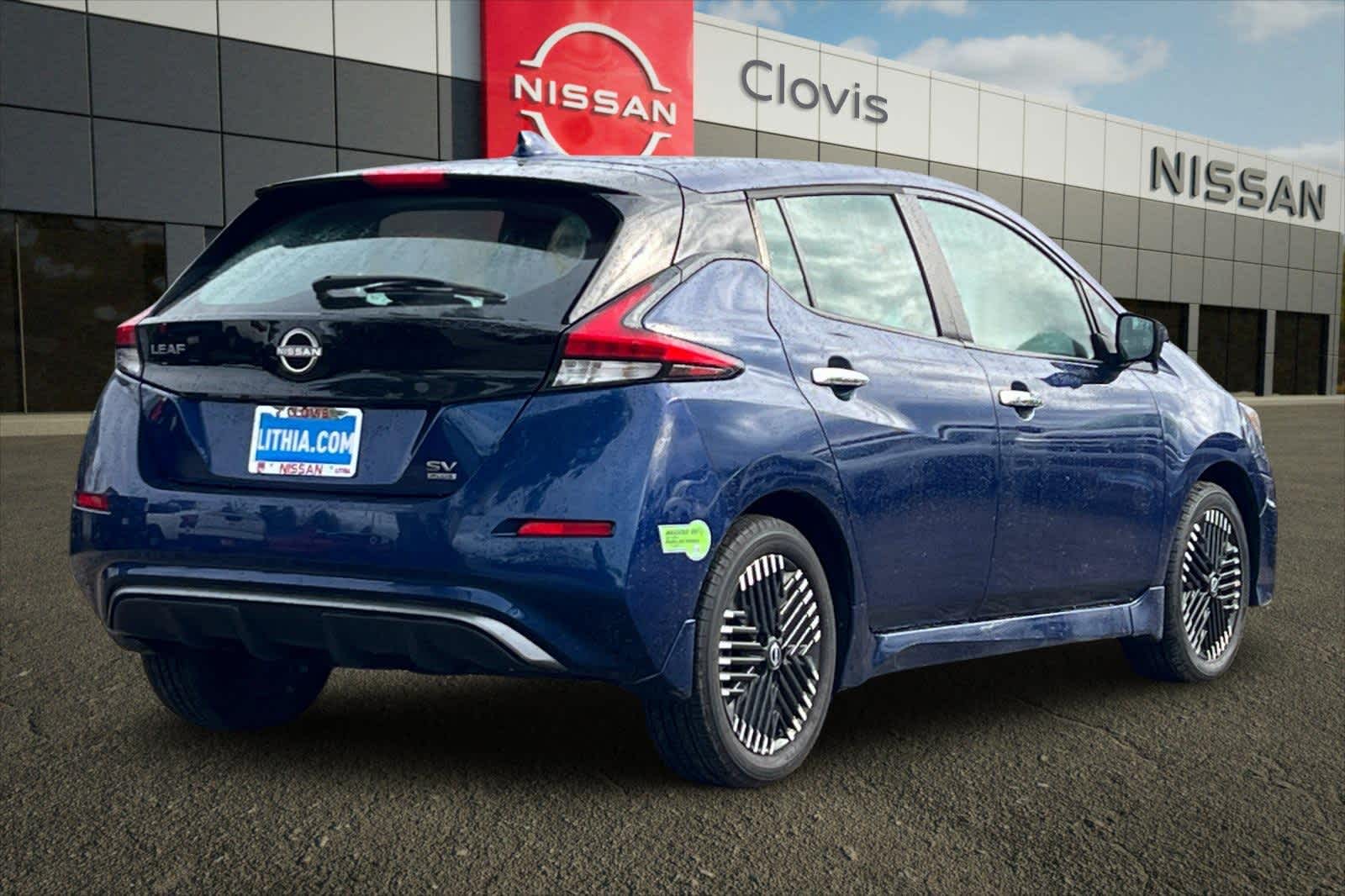 Thumbnail: 2023 Nissan Leaf - 3