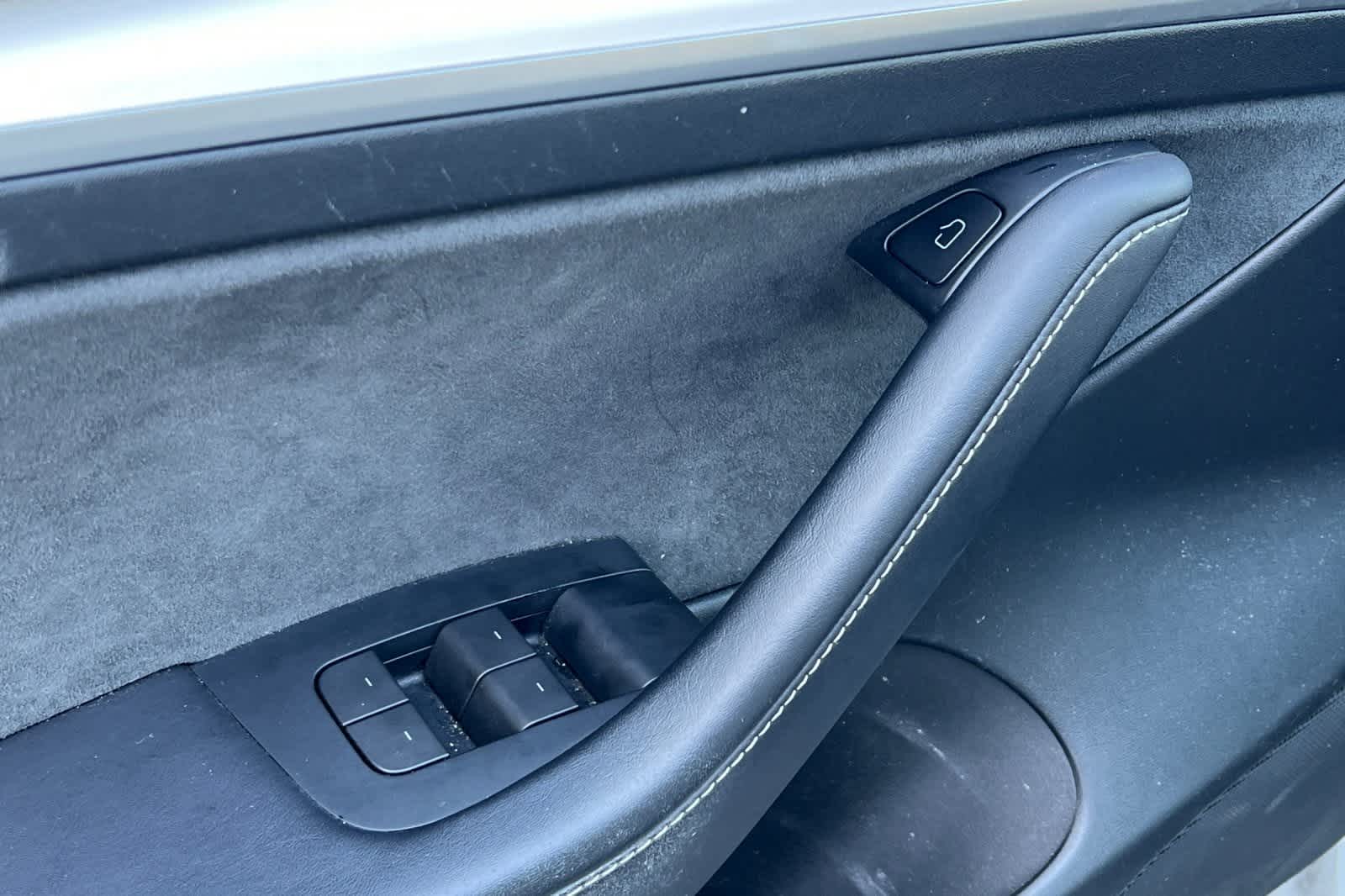 Thumbnail: 2023 Tesla Model 3 - 15