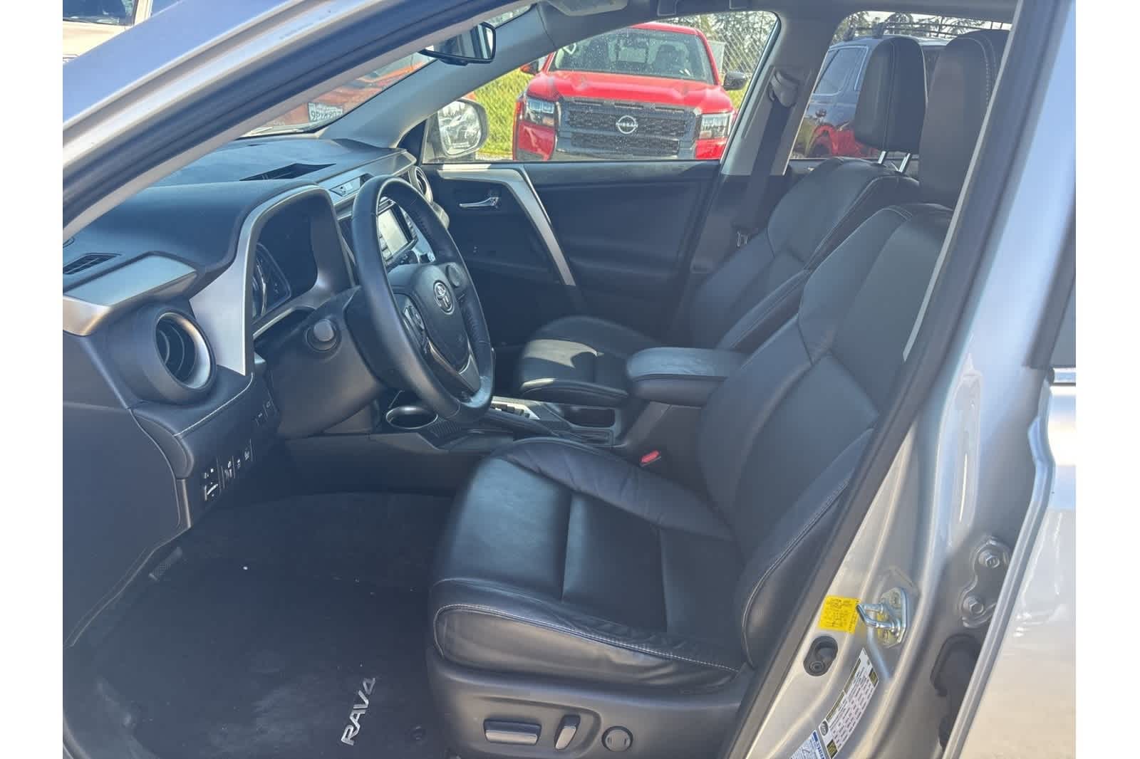 Thumbnail: 2015 Toyota RAV4 - 12