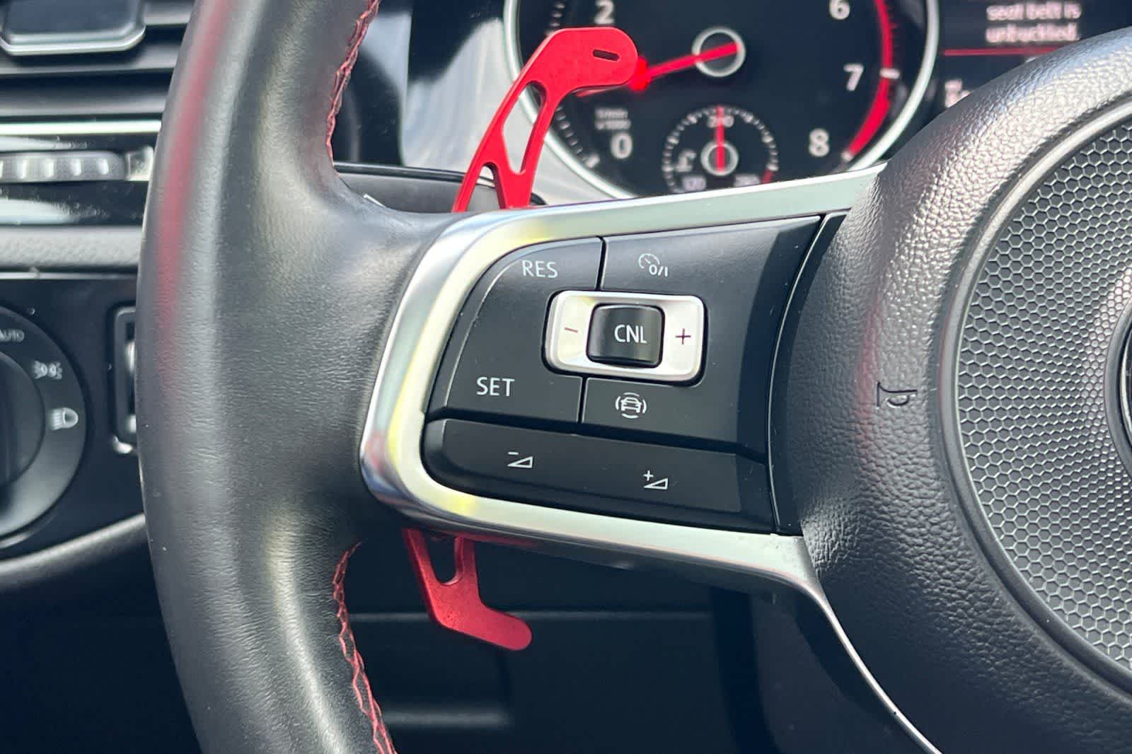 Thumbnail: 2021 Volkswagen Golf - 31