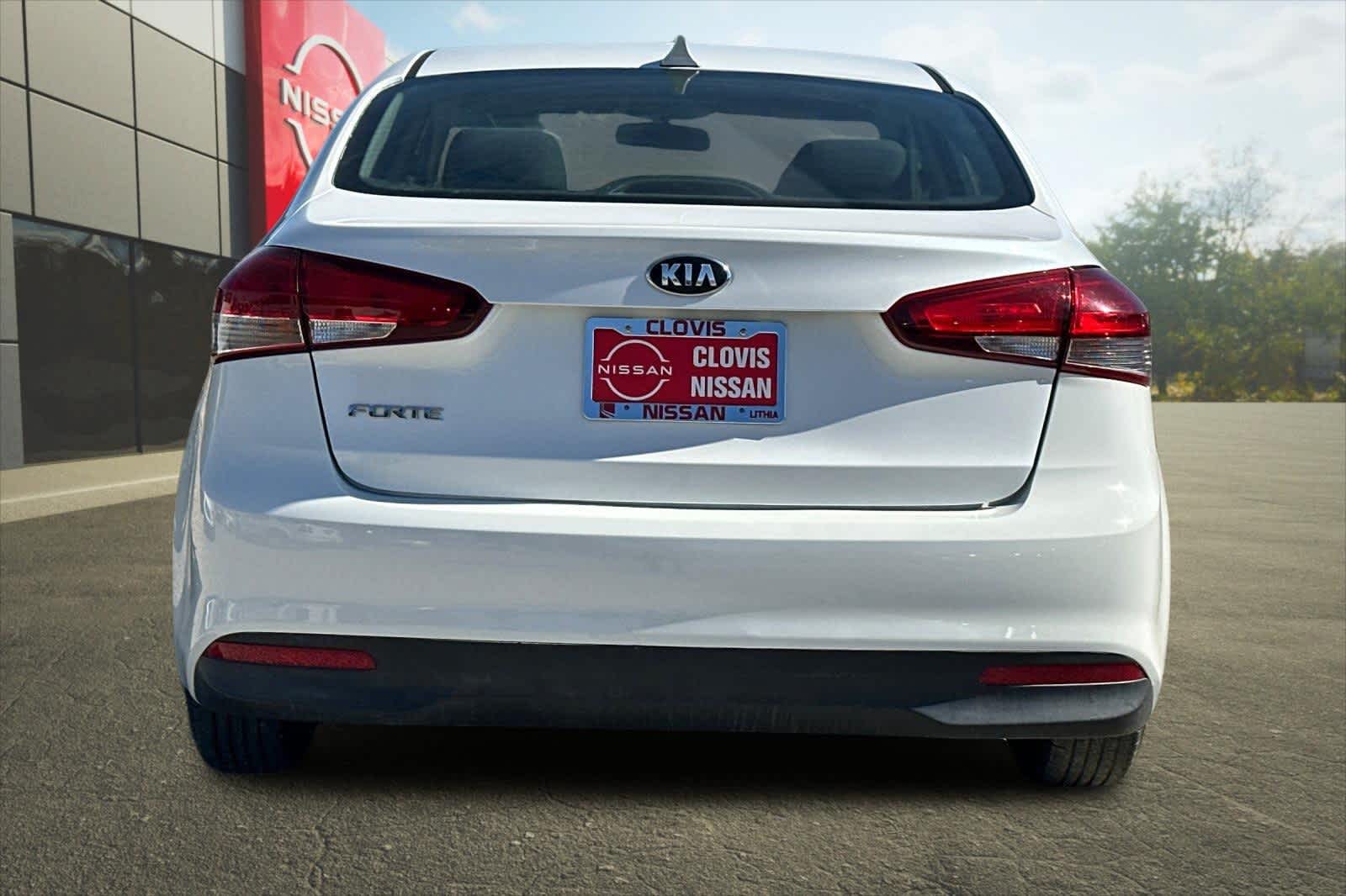 Thumbnail: 2017 Kia Forte - 8