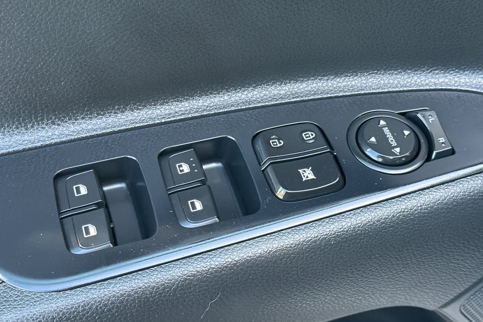 Thumbnail: 2021 Kia Rio - 14