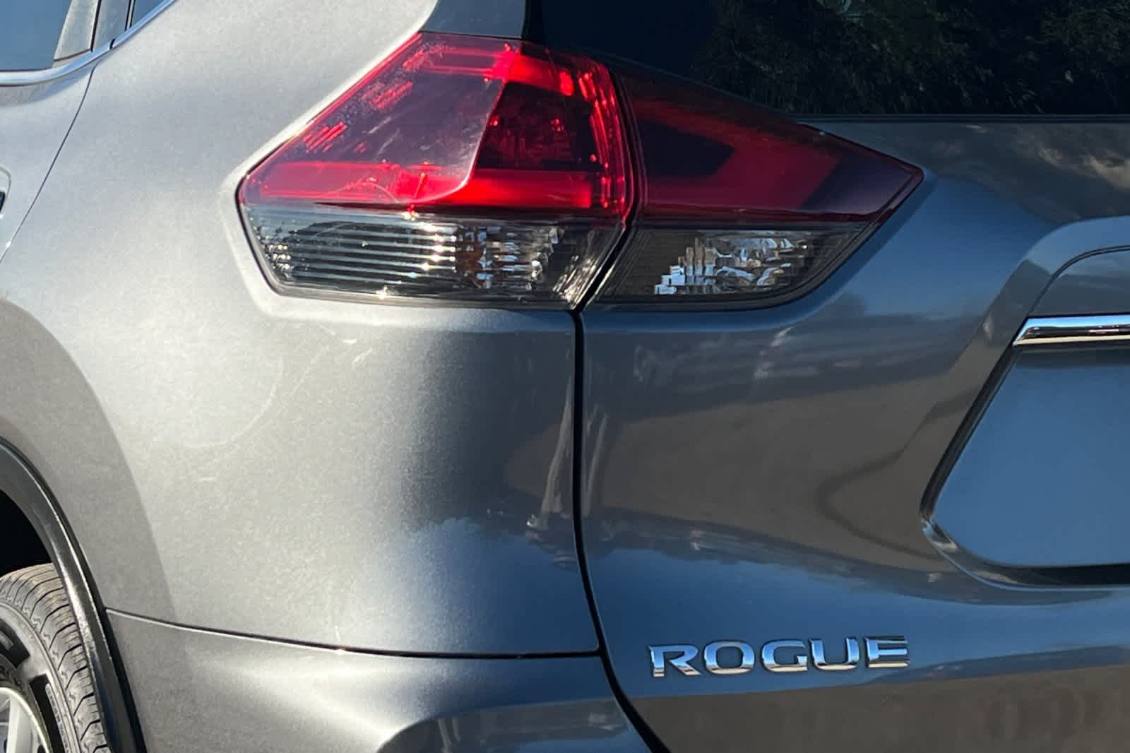Thumbnail: 2020 Nissan Rogue - 17