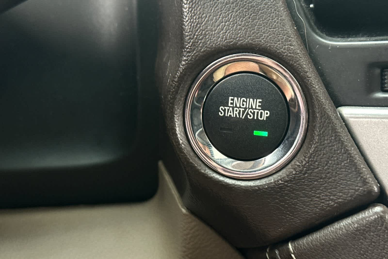 Thumbnail: 2016 Chevrolet Suburban - 31