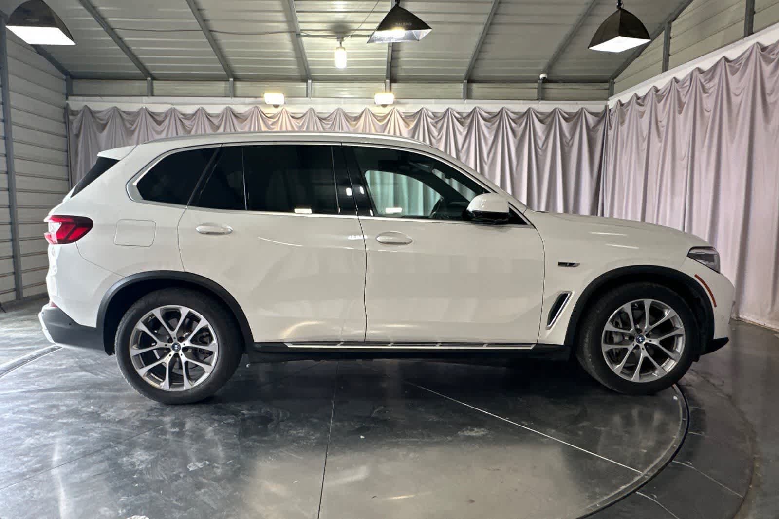 Thumbnail: 2023 BMW X5 - 9