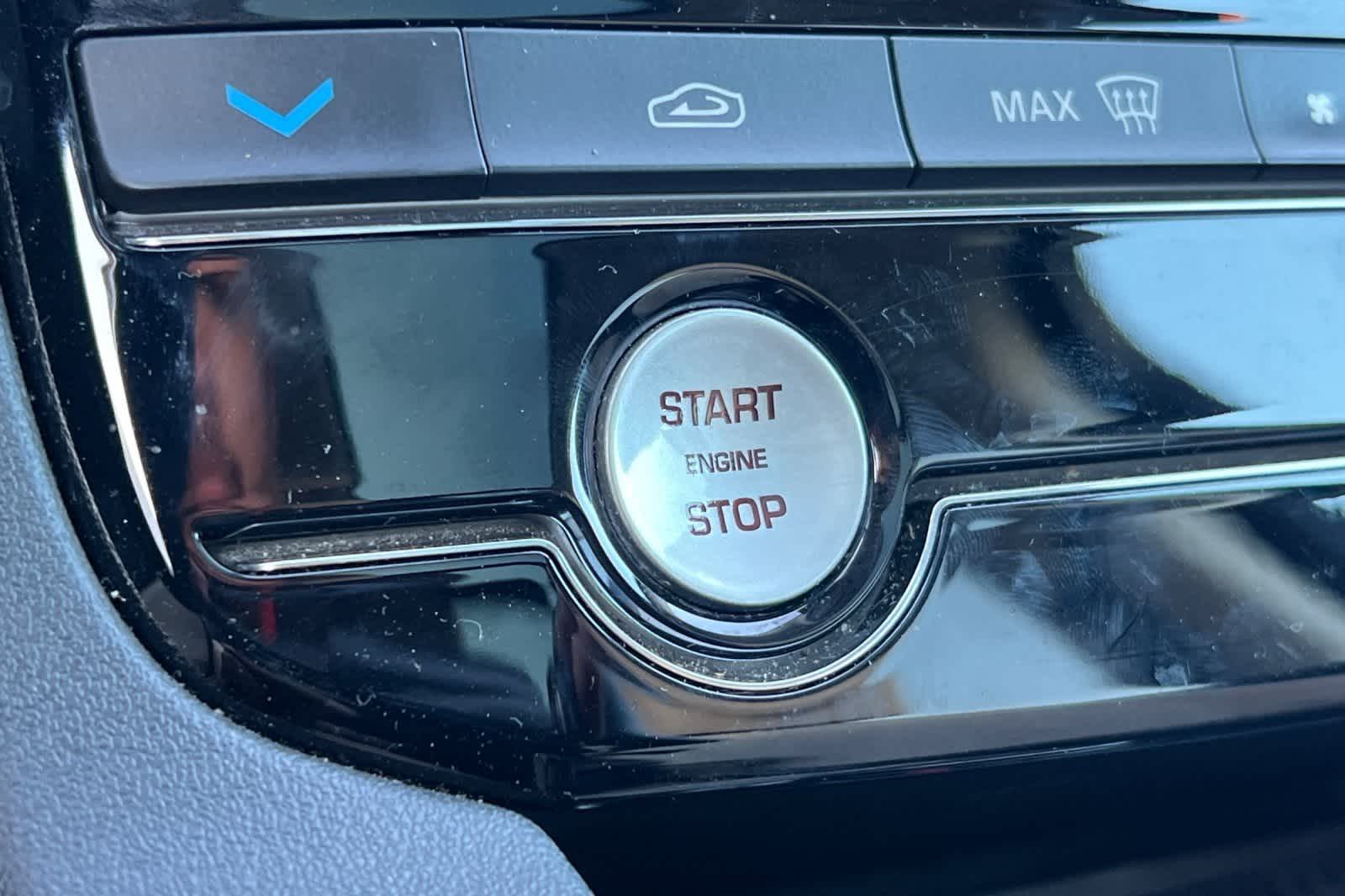 Thumbnail: 2019 Jaguar F-Pace - 26