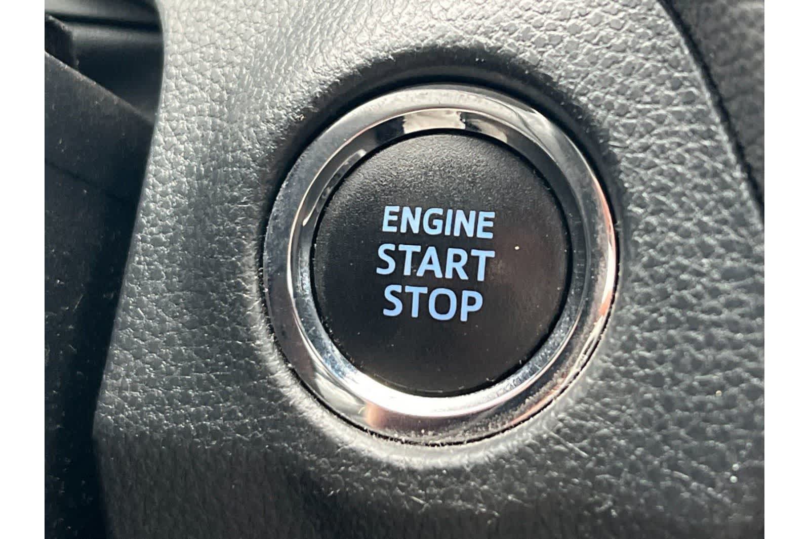 Thumbnail: 2020 Toyota RAV4 - 24