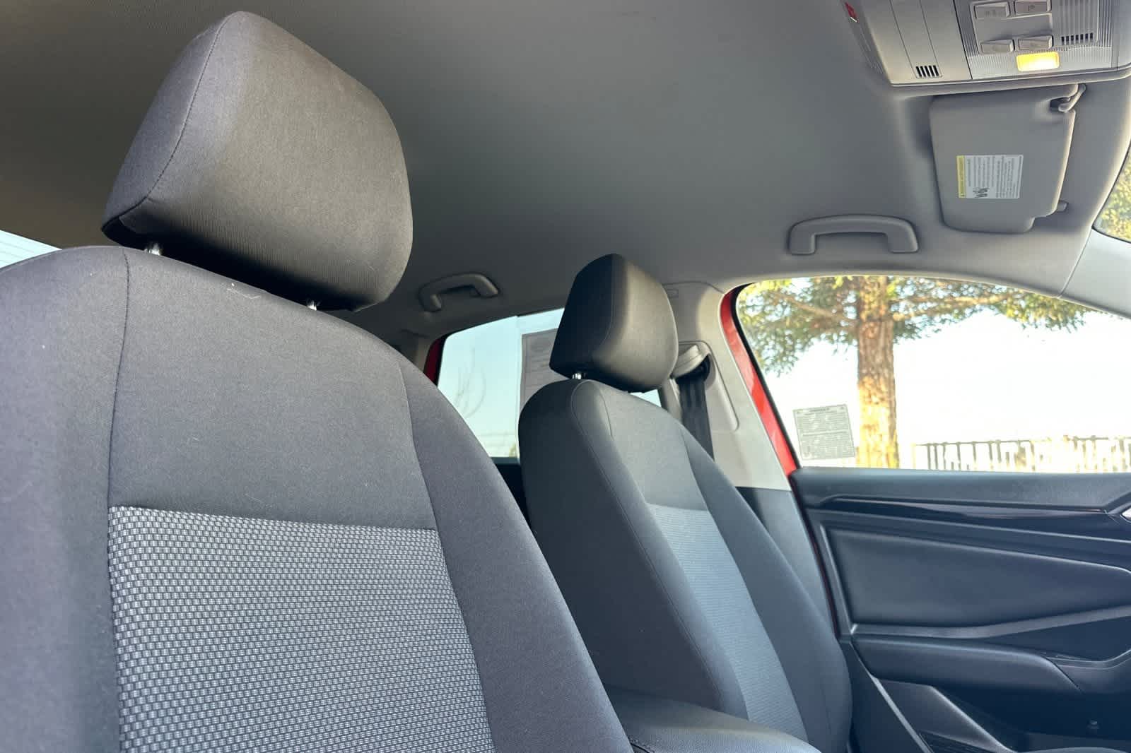 Thumbnail: 2020 Volkswagen Jetta - 17