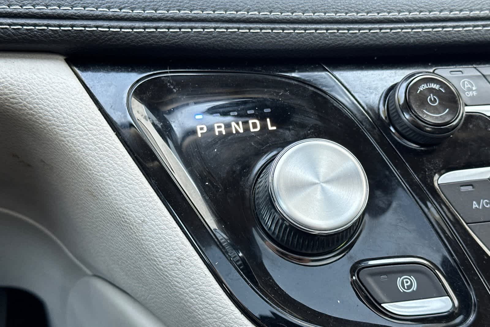 Thumbnail: 2023 Chrysler Pacifica - 26