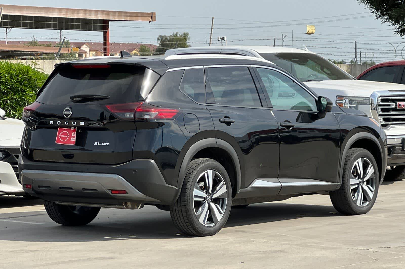 Thumbnail: 2023 Nissan Rogue - 3