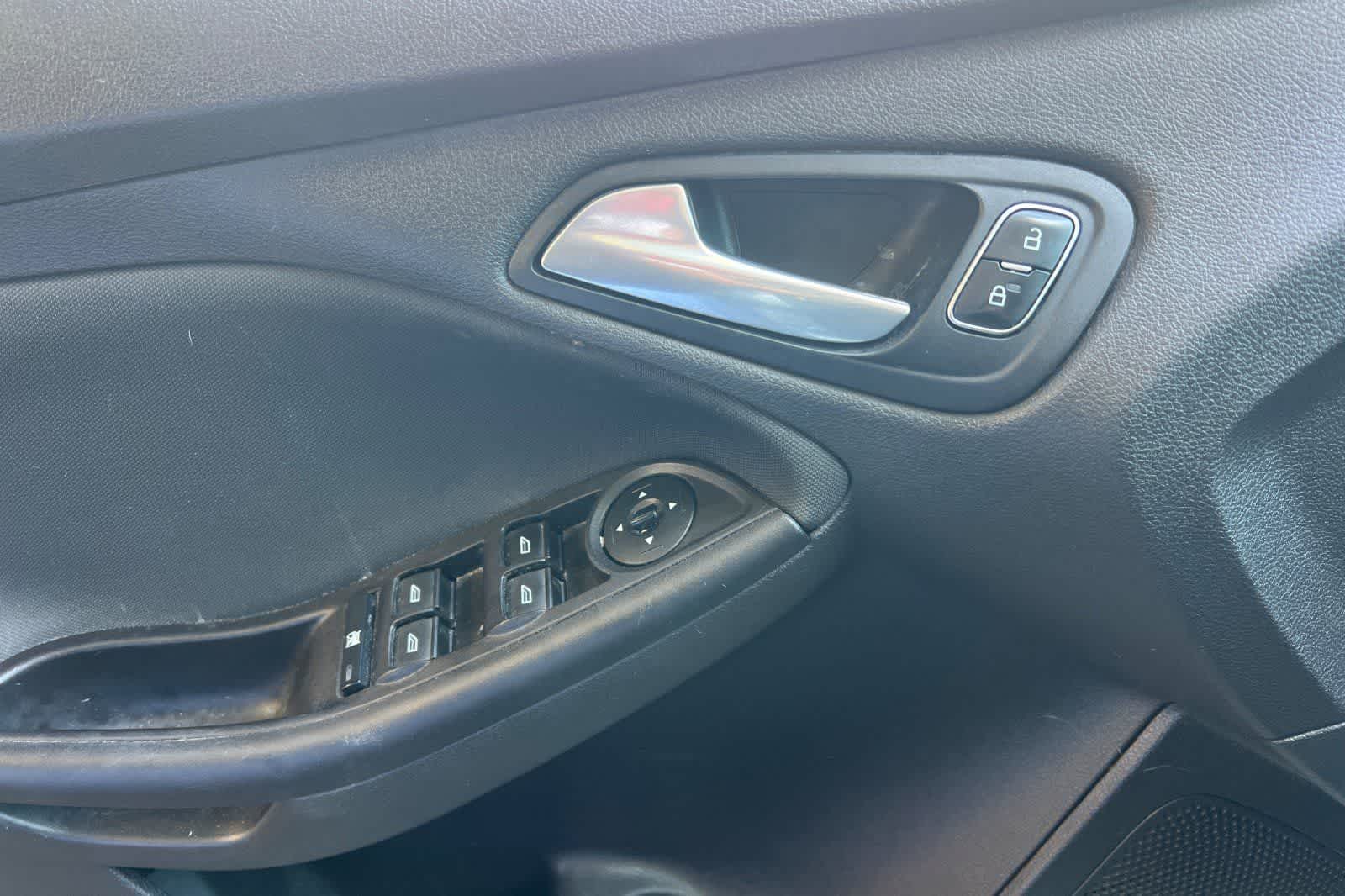 Thumbnail: 2018 Ford Focus - 15