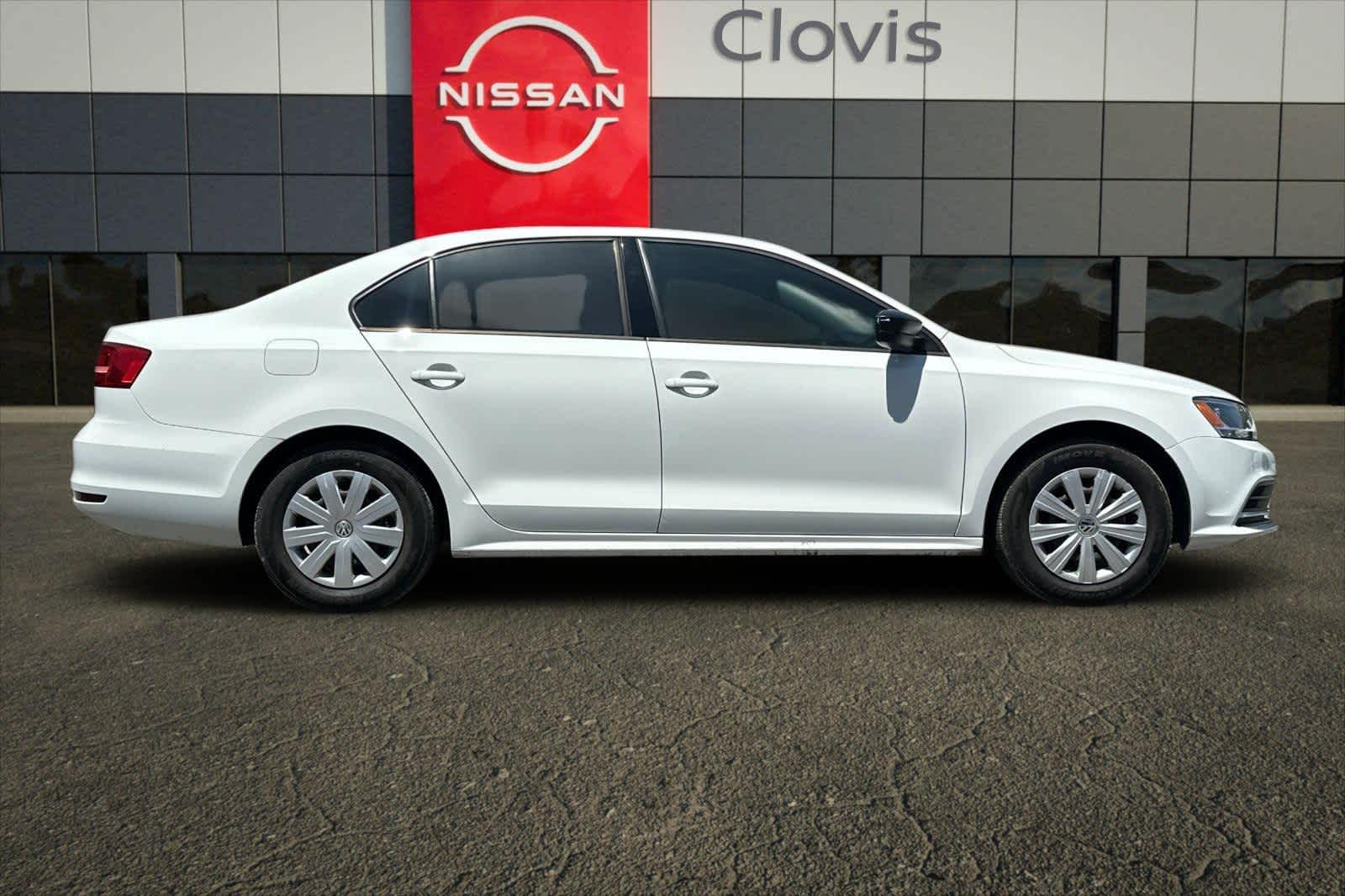 Thumbnail: 2015 Volkswagen Jetta - 9