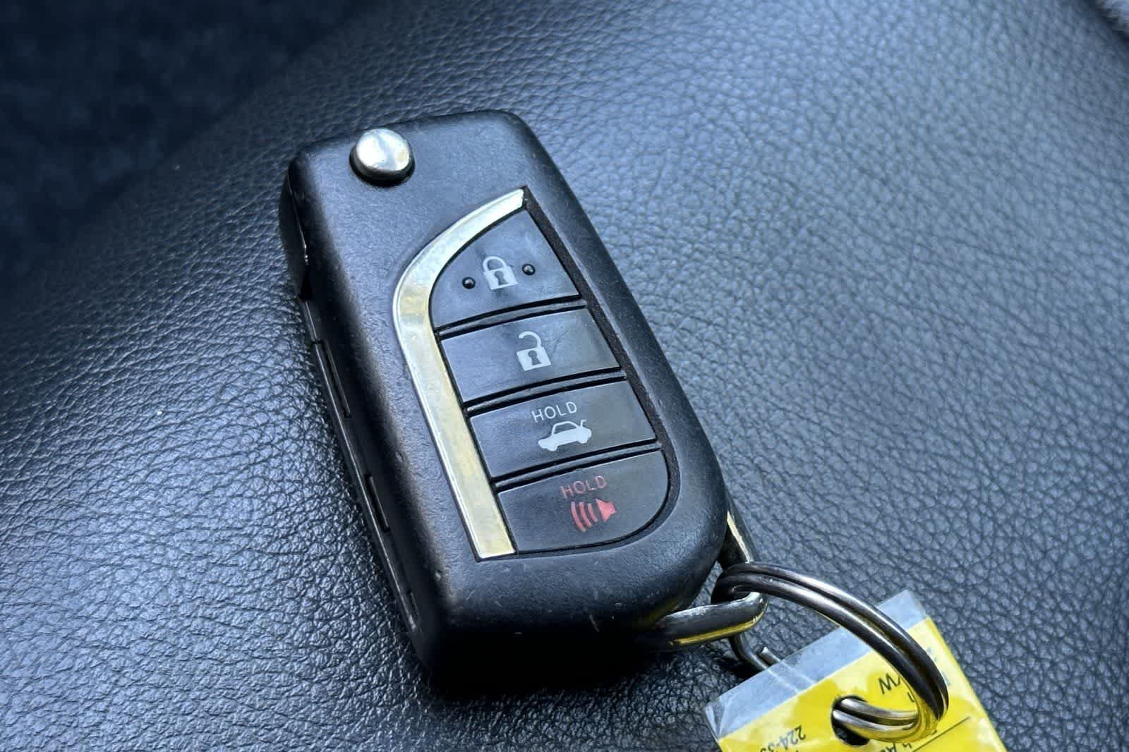 Thumbnail: 2021 Toyota Camry - 24