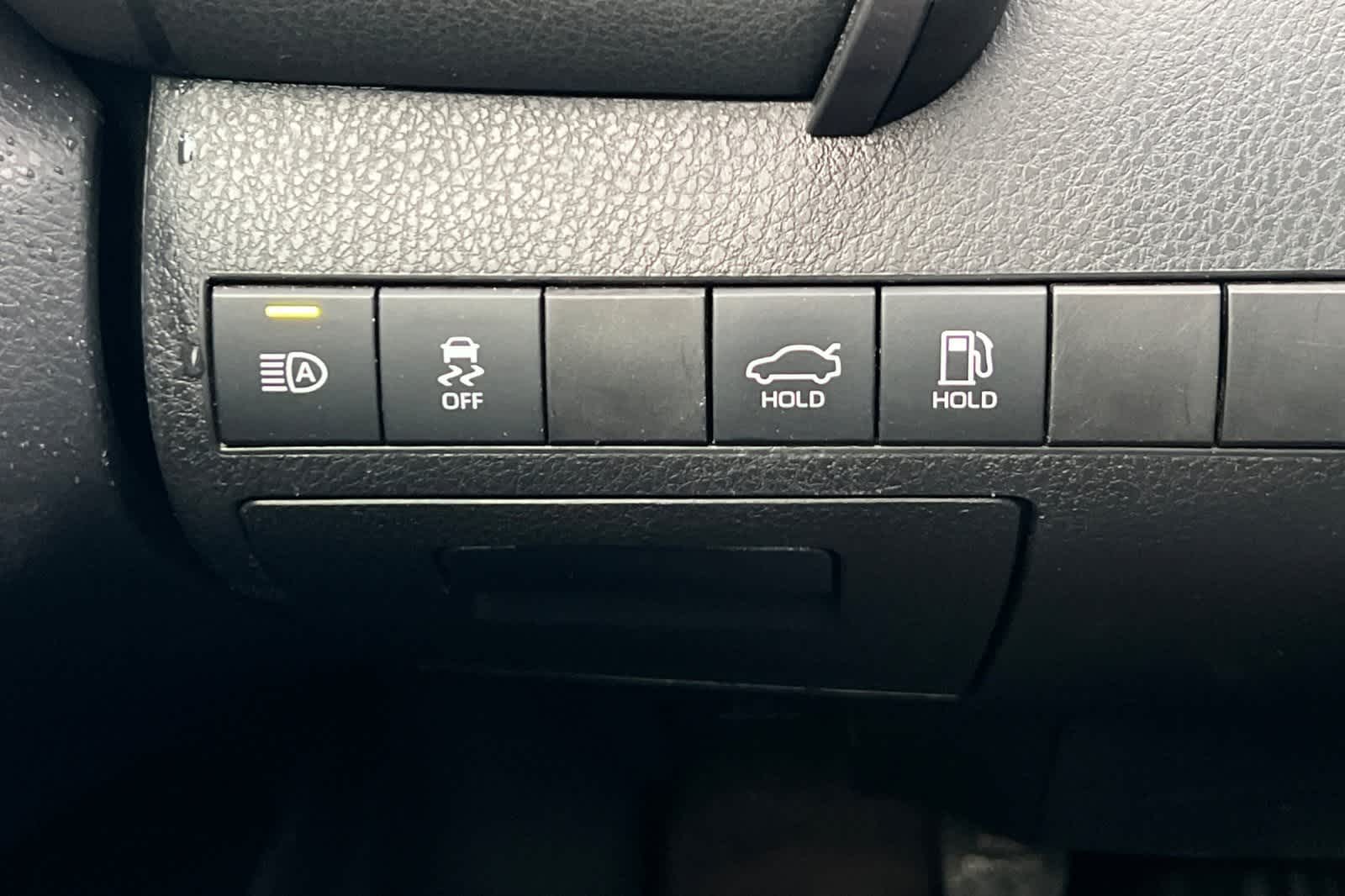 Thumbnail: 2019 Toyota Camry - 30