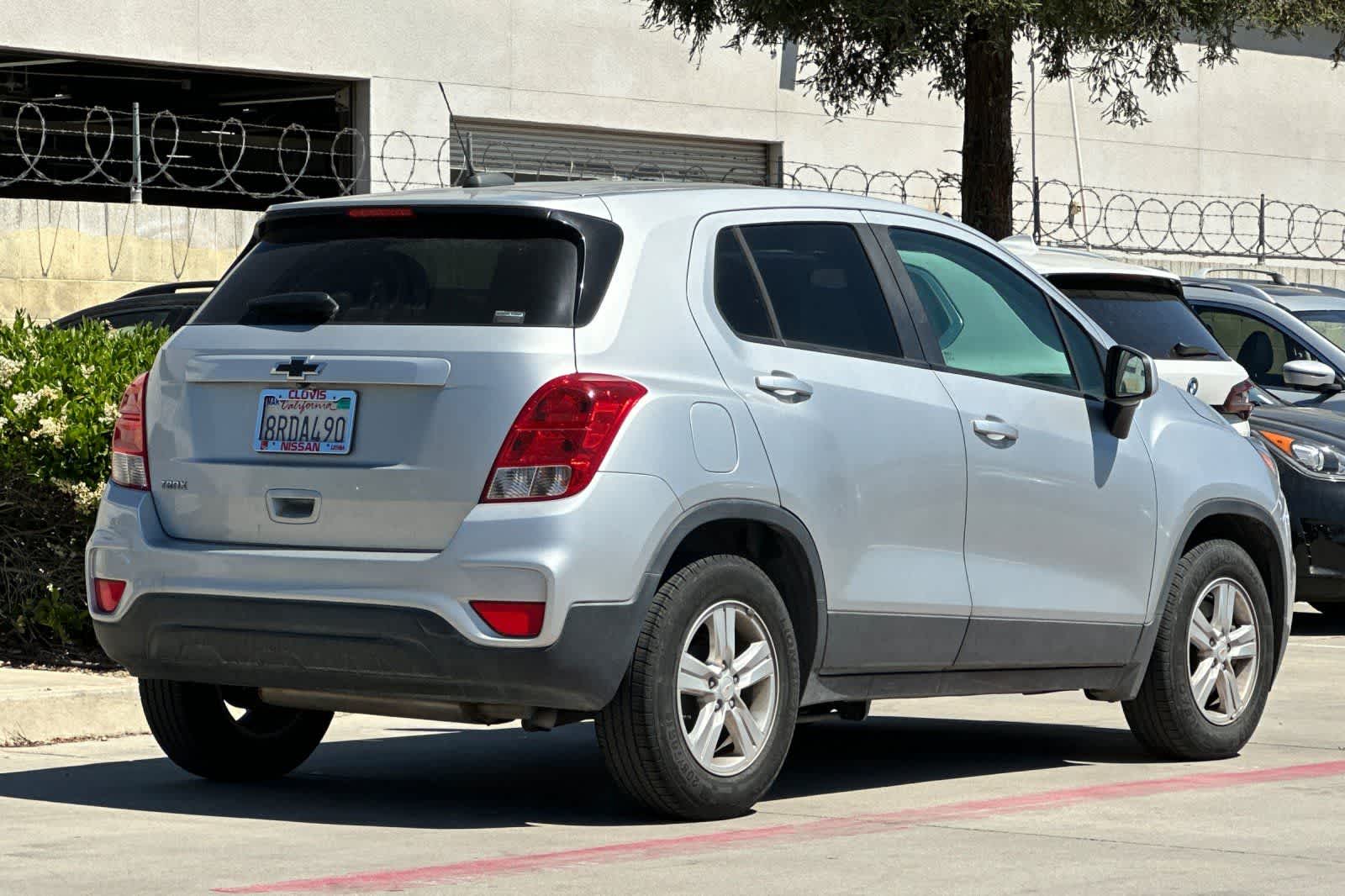 Thumbnail: 2020 Chevrolet Trax - 3